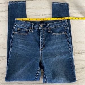 Gap True Skinny Jeans